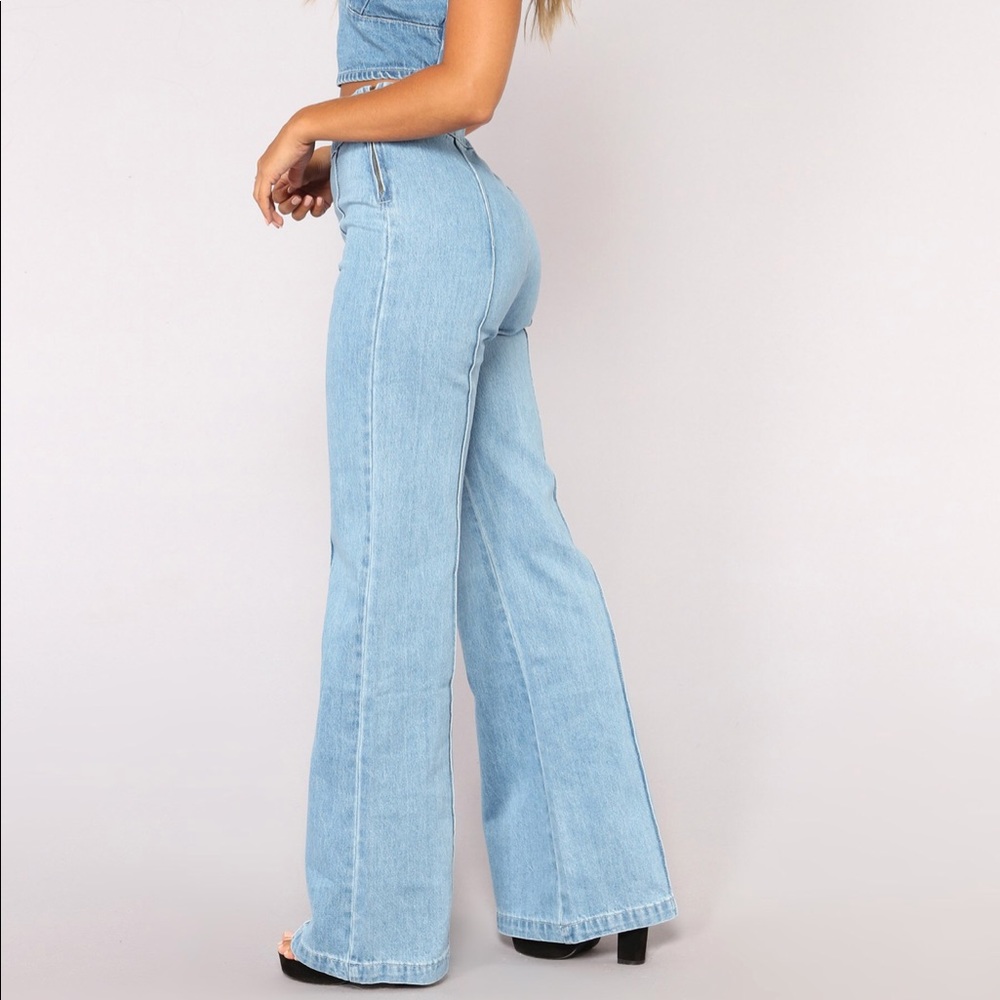 💕NWOT Fashion Nova High Waist Flare Jeans💕